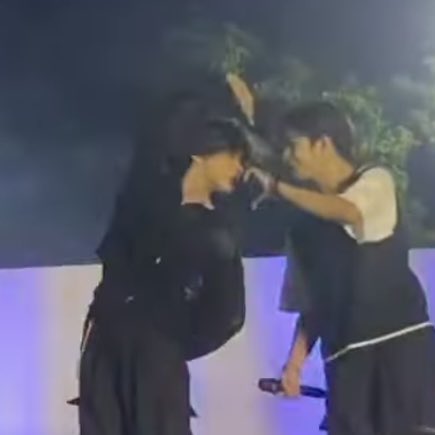 loveyoujl_pluus's tweet photo. I think I’ve seen this scene before HAHAHHAHAHAAH

@pluus_official #PLUUS
#JAYEN https://t.co/4p0bloWgwx