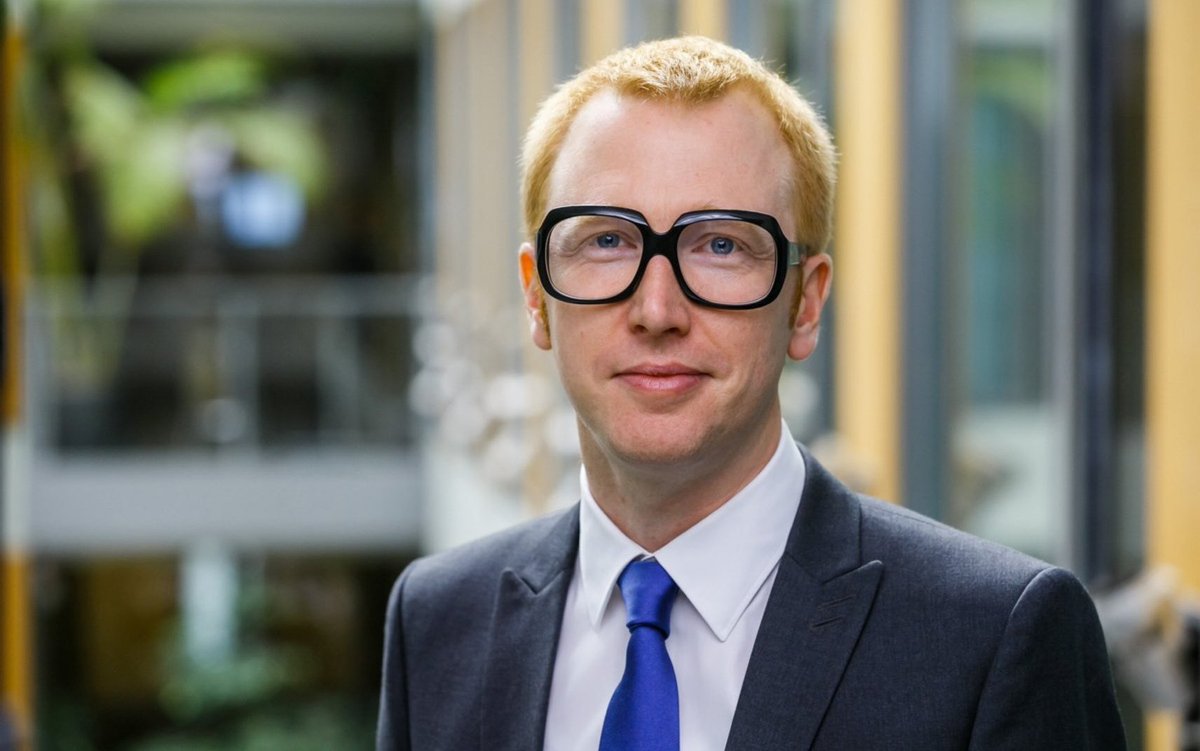 derjansinn's tweet photo. Ich habe eine KI gebeten, mir eine Mischung aus Eminem und Friedrich Merz zu generieren: https://t.co/J1s9oOWgqO