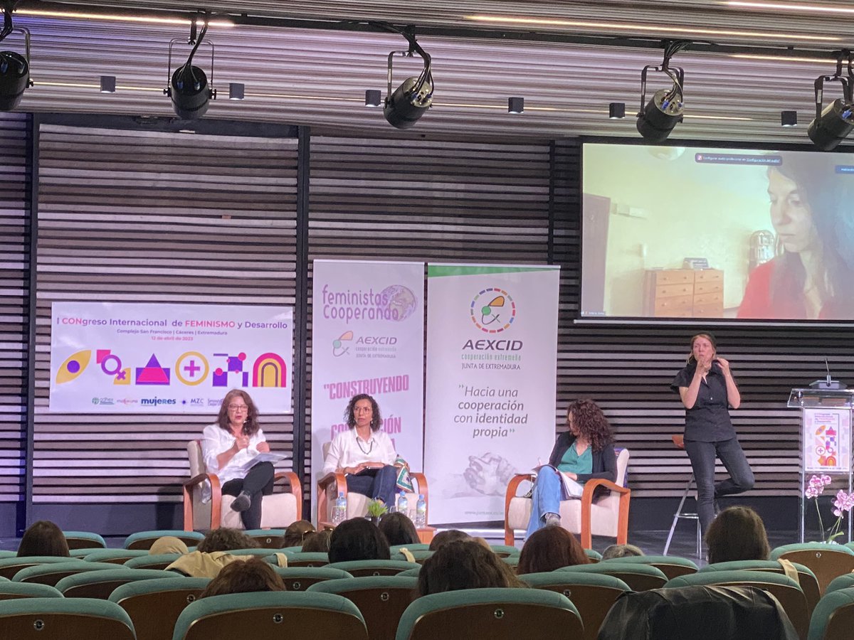 Mesa 1: Mujeres construyendo cooperación feminista desde el empoderamiento y la participación social y política. 

I CONGRESO INTERNACIONAL DE FEMINISMO Y DESARROLLO 

@AEXCID_ 
#DerechosParaTodas