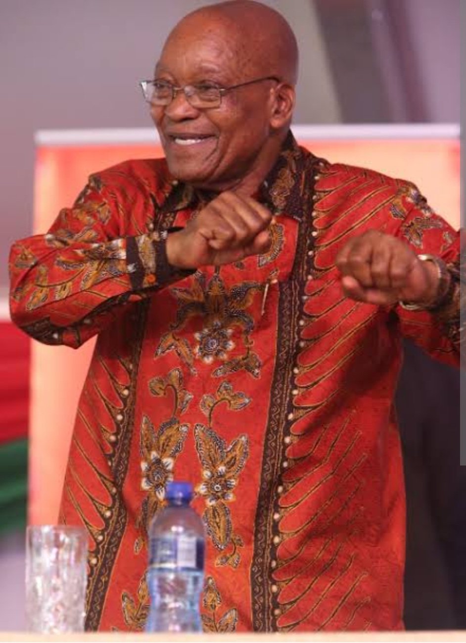 Unwel\olude Bab\uNxamalala! Amathongo oMsholozi asigadele wena njalo.

Happy Birthday Baba Jacob Zuma 