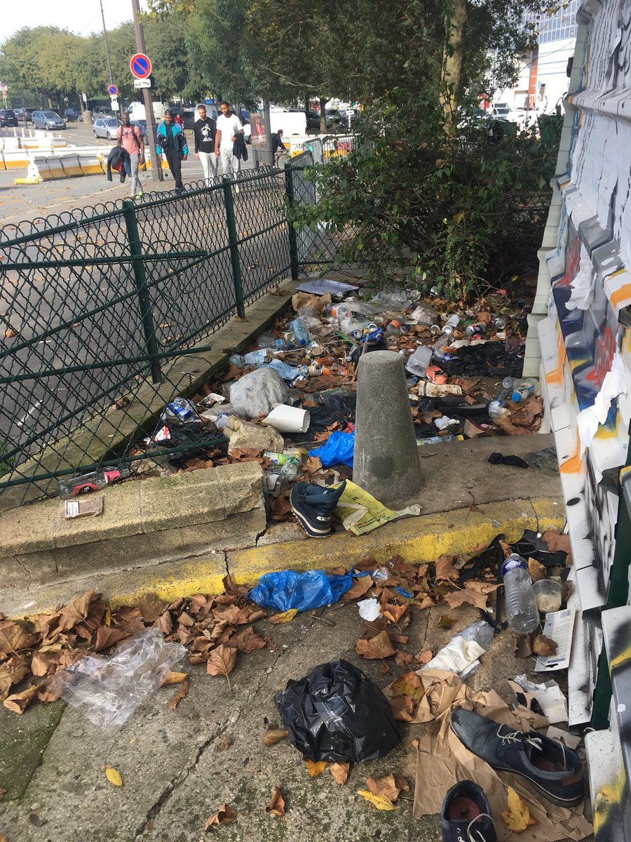 FrantzC44404650's tweet photo. En voyant ces photos, on peu comprendre l'exaspération des habitants de Montreuil, de Bagnolet et de Paris 20è.
Le #collectifportedemontreuil restera mobilisé jusqu'au démarrage des travaux d'aménagement. Que le permis d'aménagement soit déposé le plus rapidement possible ! https://t.co/OYiJWbupLh