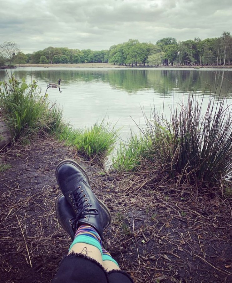 Here is my #HappyPlaceByWater 💙 Spending time by water gives me a place to unwind, escape and helps to boost my wellbeing... discover your #HappyPlaceByWater with the charity, @canalrivertrust.. ow.ly/e3bn50NB2Cf