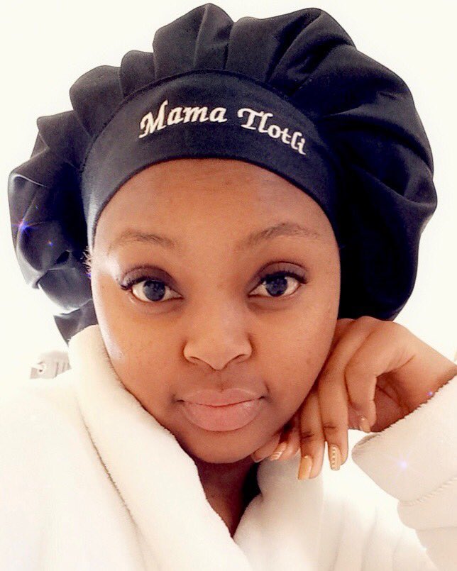 slazy_za's tweet photo. CITI MOMS ARE UP 🤌🏽

BONNET:
-One size fits all
-Great for all hairstyles
-Made with premium satin fabric
-Sturdy band to ensure it stays on throughout the night
-Keeps hair moisturised, prevents  breakage and reduces frizz
#GirlTalkZA #satinbonnet #haircare https://t.co/PynaFdic7F