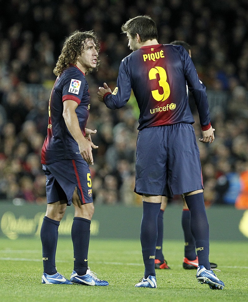LMDFoot_'s tweet photo. Gerard Piqué : "Une fois, Puyol revenait de blessure, et quand il est rentré sur le terrain je lui ai dit "Bon retour capitaine". Il m'a répondu : "Ferme ta gueule et concentre-toi sur le match".

Joyeux anniversaire à la légende Carles Puyol ❤️🇪🇸 https://t.co/5SgdxwCOCp