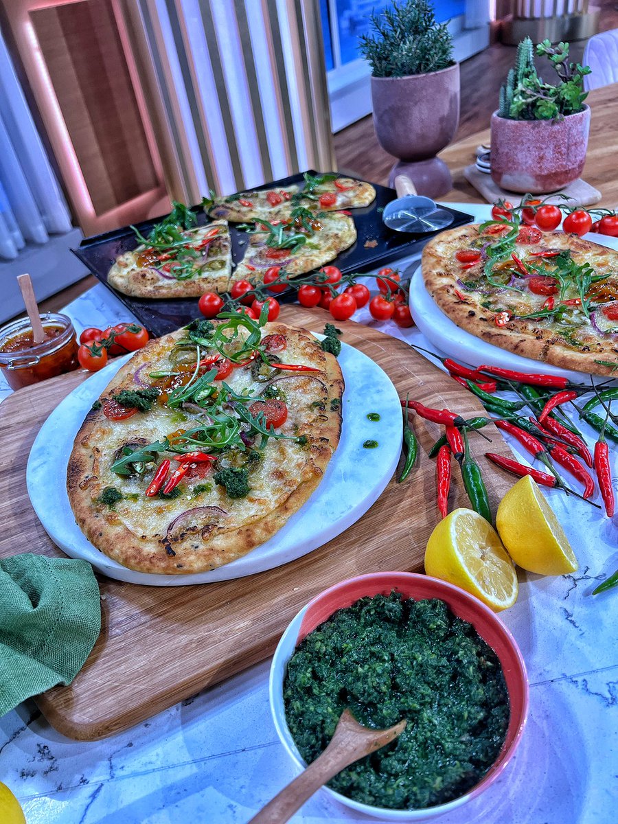 Masala Naan Bread Pizzas coming up at 11.45 on @thismorning … loads of tips, tricks using storecupboard staples from #CookClever