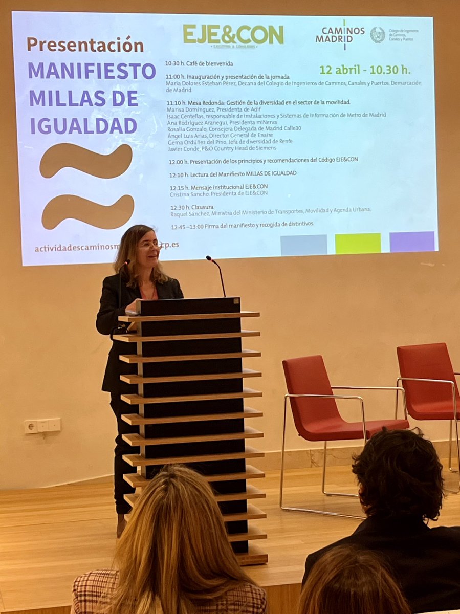 Da la bienvenida <a href="/lolaestp/">María Dolores Esteban Pérez</a>, decana de la Demarcación de Madrid Colegio Ingenieros de Caminos, Canales y Puertos <a href="/caminosmadrid/">Ing. Caminos Madrid</a>. 👏