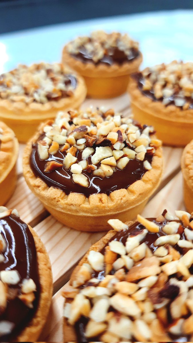TrivellatoChef's tweet photo. A volte so anche essere dolce 😝
"CESTINI CON GANACHE DI CIOCCOLATO 70% E NOCCIOLE PIEMONTE IGP"

#coccola #nocciolepiemonte #momentodolcezza #solocosebuone #cioccolatofondente #cioccolatochepassione #cioccolato #chocolate #chocolatelover #dillocolcioccolato #cheflife https://t.co/BGNyICKpI3