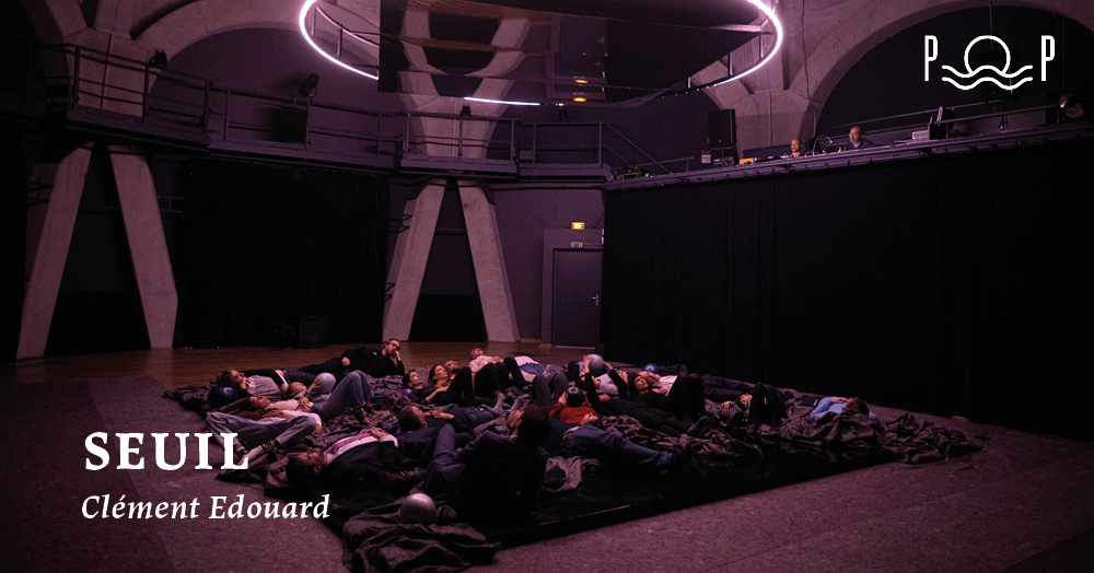 SEUIL
Une immersion sonore hypnotique, du 20 au 22 avril dans la cale de la péniche🌒

Clément Edouard imagine une performance sonore où voix chantées et sons vibratoires nous plongent dans un état de conscience altérée, proche de celui que nous traversons entre éveil et sommeil.