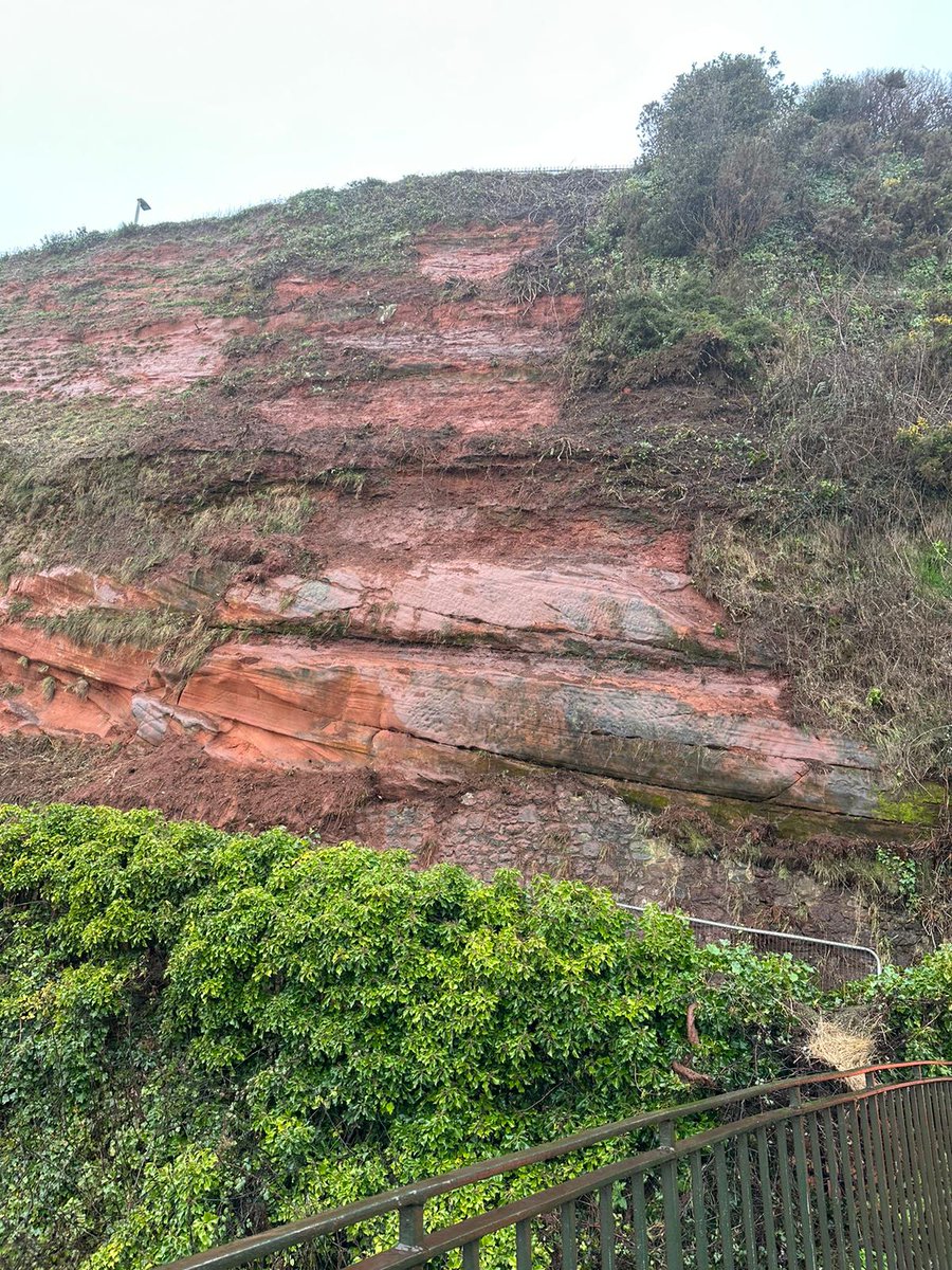 SASRopeandRail's tweet photo. SAS Rope &amp; Rail attended site to remove some spoil that had gathered on the sand stone ledges in CBU26 after a slip at the weekend. Vegetation had been removed on Thursday and Friday of last week.

#landslip #ropeaccess #deveg #workingatheight #safety https://t.co/A7QjVGGbK9