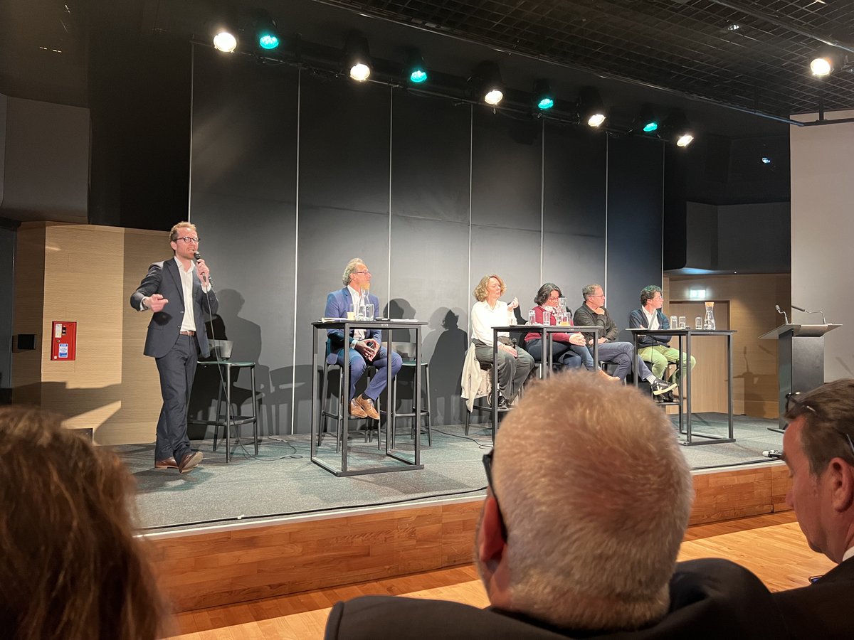 WilliamAucant's tweet photo. @a_charlot 🗣️ « Nous devons augmenter significativement les puits de carbone. Nous avons à séquestrer 4 millions de tonnes de C02 par an en 2050 en #PaysDeLaLoire. » 🌳🌲🌾#giecpdl https://t.co/lyOq9u4rg3