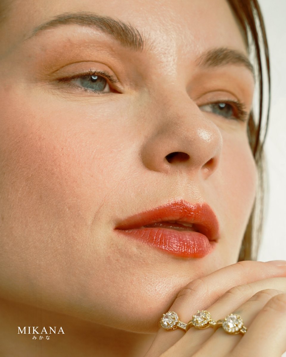 mikanajp's tweet image. Leave a little gleam in those lovely pieces✨

🔎 Mayu Ring
🔎 Kyary Earrings
🔎 Michikko Necklace
🛒Shop here:

shope.ee/10VEZ53j64
s.lazada.com.ph/l.QC7

✨ Join We Women by Mikana bit.ly/35g476I

#MikanaCarefreeLuxury #PromiseRingCollection #FloralCollection