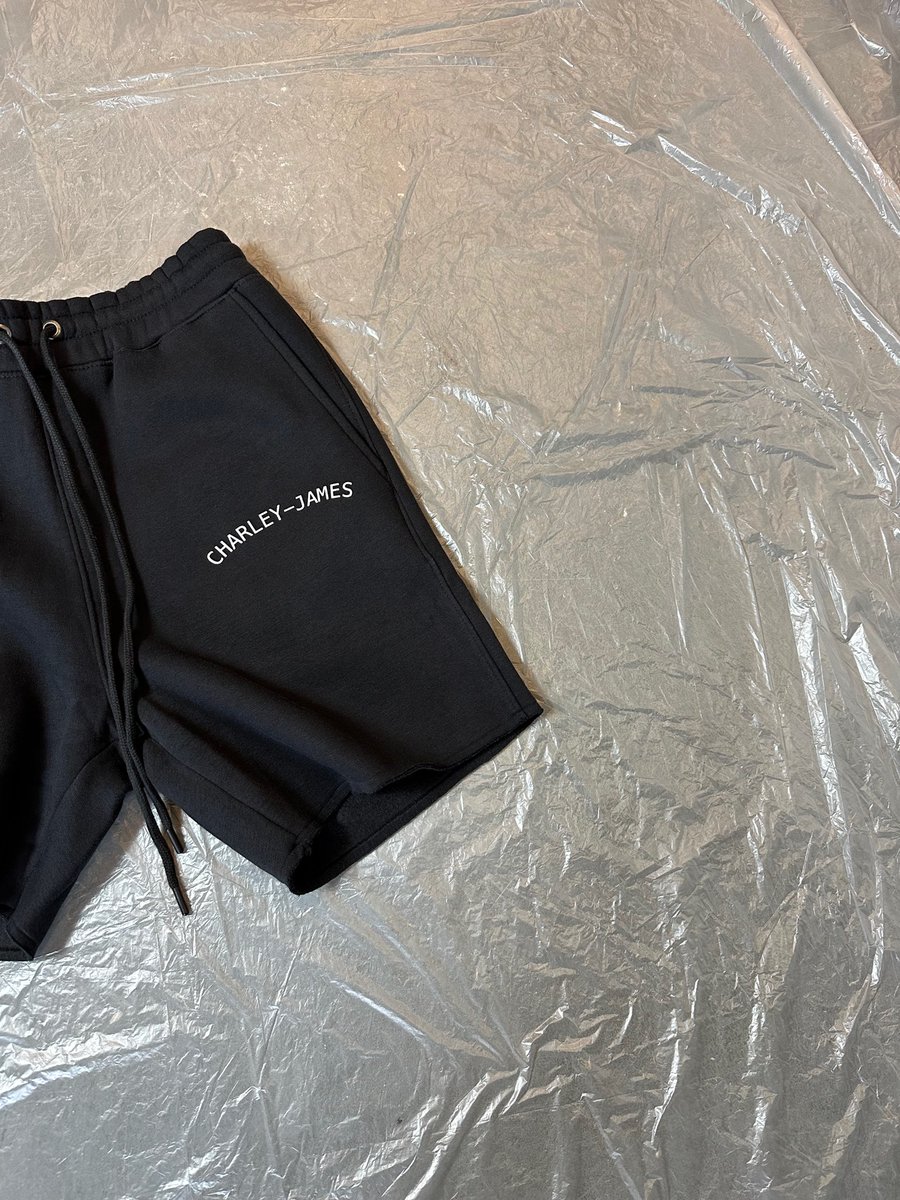 CHARLEYJAMESCJ's tweet photo. • BASIC ARC JOGGER SHORTS - BLACK
• THURSDAY, 13.04.2023
• 8PM BST, 4AM JST, 3PM EST
• ONLY ON OUR WEBSTORE
#CHARLEYJAMESCJ #BASICS #SEEYOUSOON https://t.co/g1X7kG0JgT