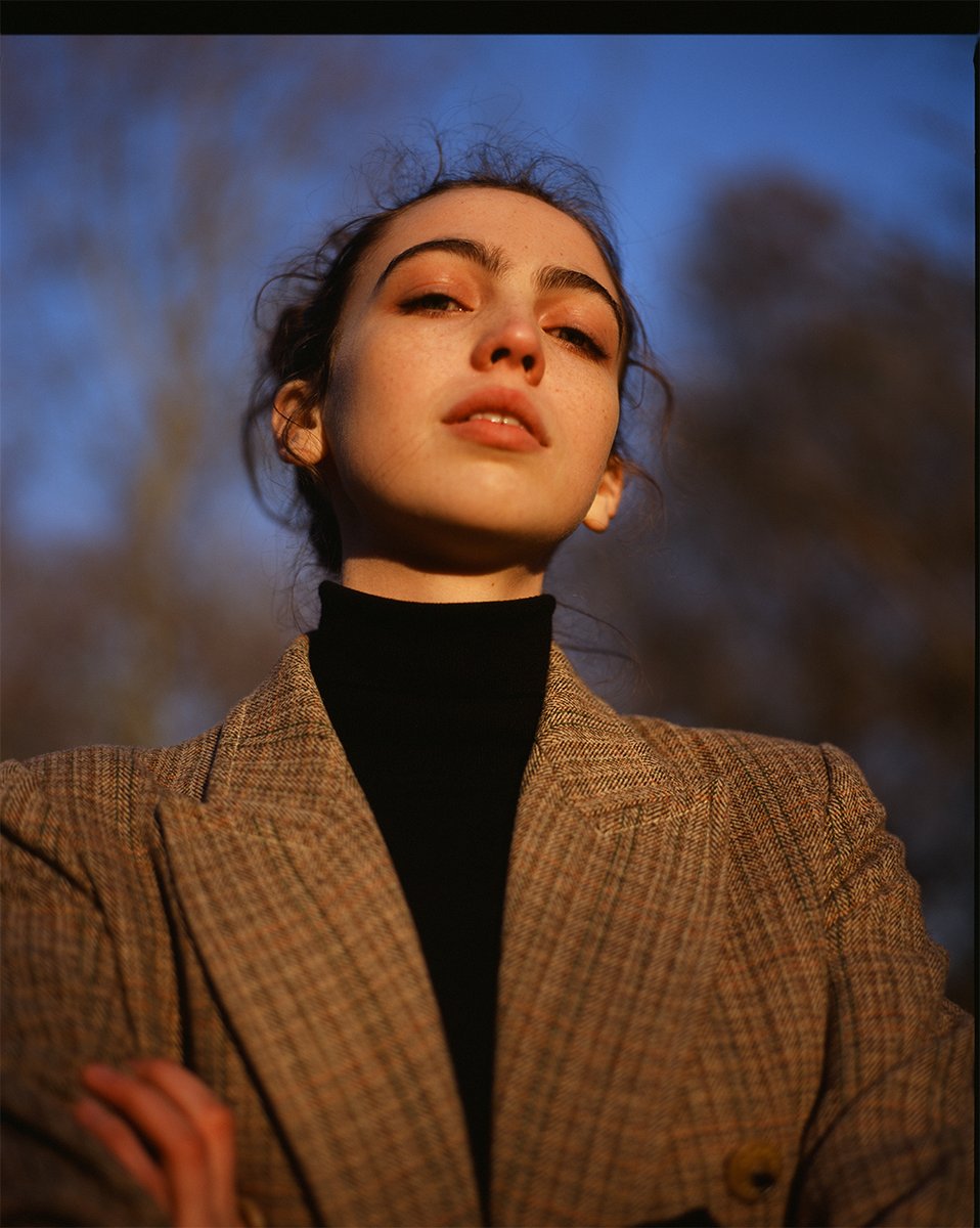 TournanSamuel's tweet photo. Marine, toujours au #Mamiya #RZ67 et #SekorZ #110mm, sur pellicule #diapo #fujifilm #Provia100f , toujours scanné au labo Reportage Image avec @MaureenCarre https://t.co/QJf8QuJFhq