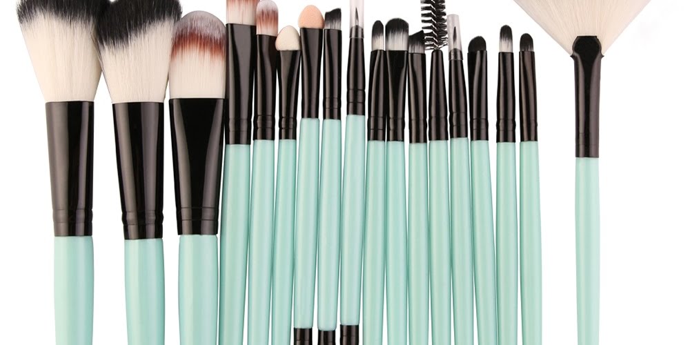 Imanika_com's tweet photo. We know you have been waiting for this Beauty Makeup Brushes Set
Get right now for RM 19
FREE shipping worldwide https://t.co/SdK1N9K7rl