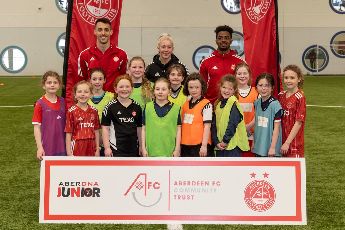 AFCCT's tweet photo. π΄ A huge thanks to @AberdeenFC's Duk & @bojanmiovskii for visiting our #AFCCTEasterCoaching Camps yesterday.
β½οΈ Also a special thanks to @AberdeenWomen's @BailleyCollins for helping out at our Easter Camps.
π€©π We hope that everyone is enjoying themselves. https://t.co/oWI11gPDdj