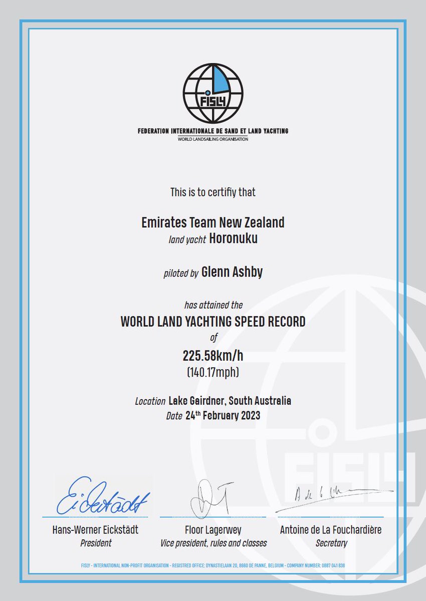 EmiratesTeamNZ's tweet image. Two months after we first broke the record, we went back and did it again.

The official Wind-Powered Land Speed World Record now stands at 225.58km/h (140.17mph). Set in just 23 knots (42km/h) of wind.

#Horonuku @ToyotaNZ #LetsGoPlaces #ProjectSpeed