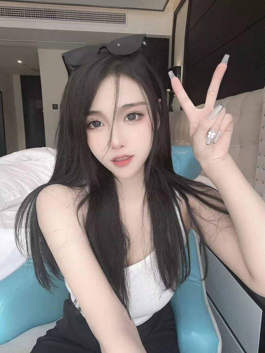 fhraust's tweet photo. #昆明 
艺术学院新人白小纯 170d
00年   清纯甜美 女友感觉 ❤️
.氵多丝滑超级配合。
丝袜，69，情趣，舌吻💋 
👉🏻联系方式请看主页《转推有福利》 https://t.co/W4gjOcpr4T