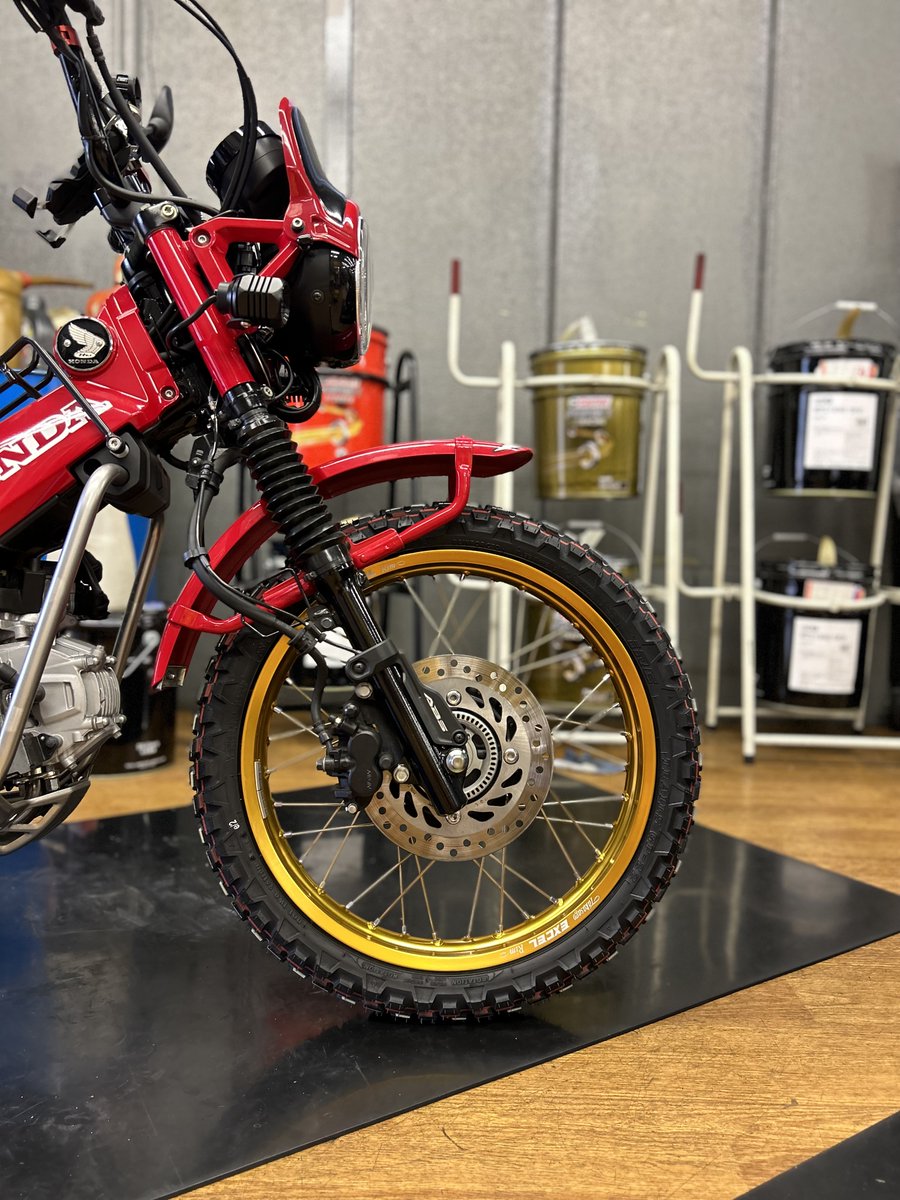 RR_Shop_STAFF's tweet photo. 【川崎店PIT】
CT125 ハンターカブ
GRIP ORIGINAL RIMKIT 交換!
ありがとうございました
#ラフロ #RK #EXCELRIM #グリップ商事 #IRCGP22 #CT125 #ハンターカブ https://t.co/mAUrZSTm07