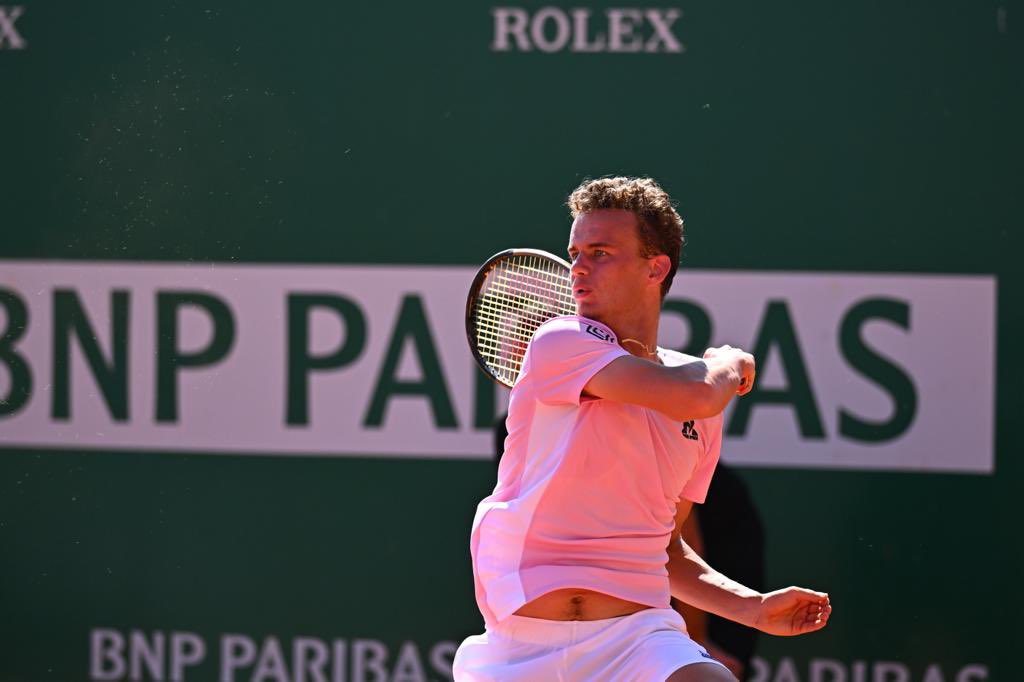 Luca Van Assche tweet media