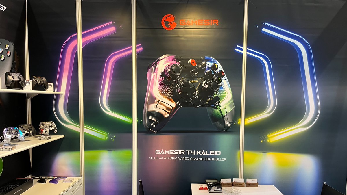 mygamesir's tweet photo. Day one in Hong Kong Electronics Fair 2023🔥🔥
Lots of attendees love our new T4 Kaleid controller.
Close contact with Gamesir👊
#hktdc #gamesir #gamesircontroller #mobilecontroller #pccontroller #switchcontroller #xboxcontroller #gamesirt4k https://t.co/Oa2mjqR7nm