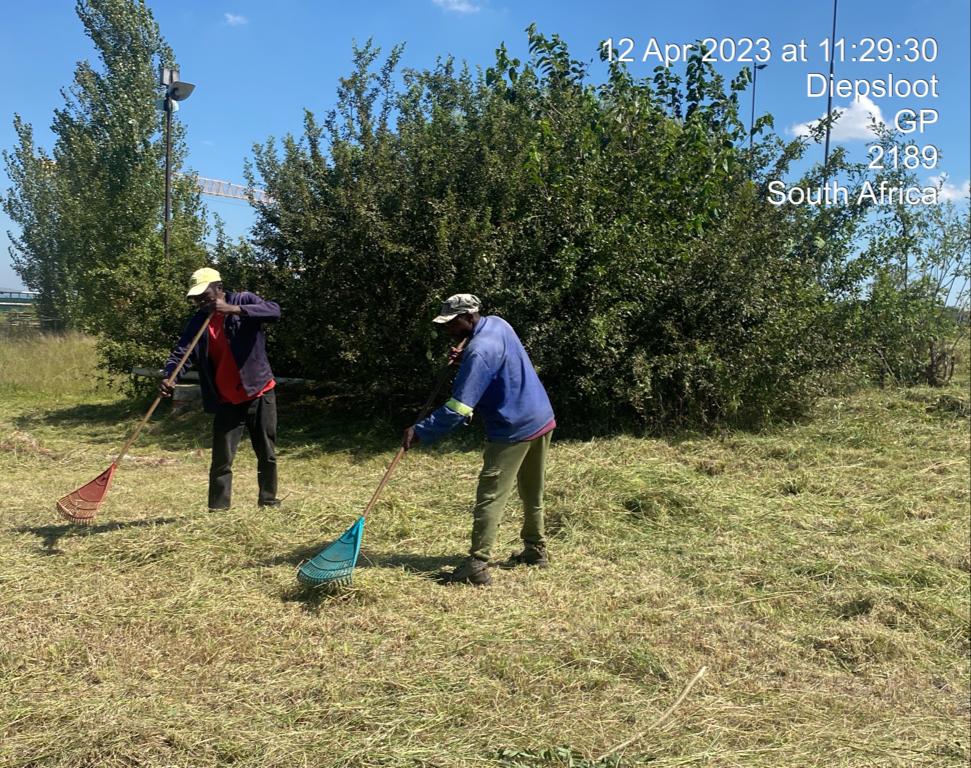 Region A CRUM (@crumregiona) on Twitter photo Horticultural maintenance in progress at Joburg Water Northern Works by <a href="/JoburgParksZoo/">JoburgParksZoo</a> 💚👌 @AbigailNdlovu16 <a href="/ThapeloAmad/">Thapelo Amad</a> @txmendrew1 <a href="/Loyiso_Masuku/">Loyiso Lugayeni-Masuku</a> <a href="/MrsShuping/">Vicky</a> <a href="/CityofJoburgZA/">City of Joburg</a> Horticultural maintenance in progress at Joburg Water Northern Works by <a href="/JoburgParksZoo/">JoburgParksZoo</a> 💚👌 @AbigailNdlovu16 <a href="/ThapeloAmad/">Thapelo Amad</a> @txmendrew1 <a href="/Loyiso_Masuku/">Loyiso Lugayeni-Masuku</a> <a href="/MrsShuping/">Vicky</a> <a href="/CityofJoburgZA/">City of Joburg</a>