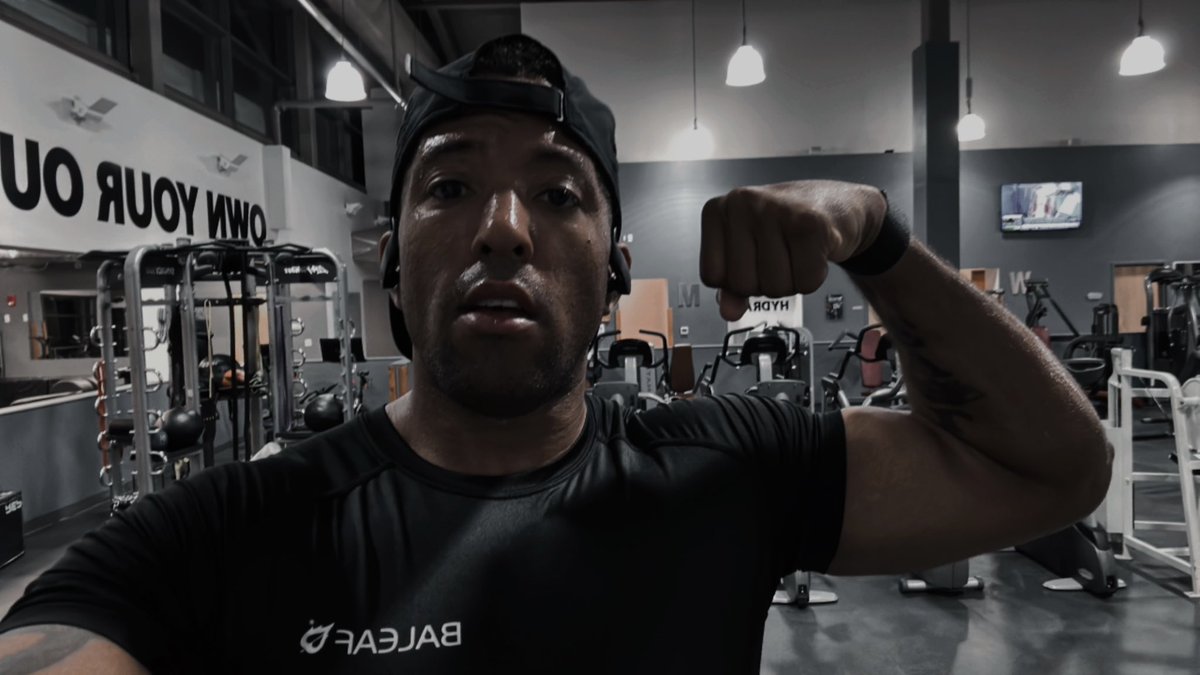 KrisKLeon's tweet image. Conditioning - Brick workout 
(bike + run)

• Rogue Echo Bike 
10-miles for time 

• Short Hill Repeats 
1:00 run 
8% incline 
8:00/mile pace 

2:00 walk 
1% incline 
17:00/mile pace 
10x 

#hemiengine 🏎️💨