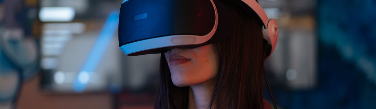 RedCerveraCELIA's tweet photo. Uno de los integrantes de la #RedCerveraCelia @FADA_CATEC ha implementado una sincronización entre un brazo robótico y un visor de realidad virtual. Descubre más en https://t.co/NufSe2Rki4
#realidadvirtual #realidadaumentada #visionartificial #robótica #automatizacionindustrial https://t.co/Wr3Q8MfrAl