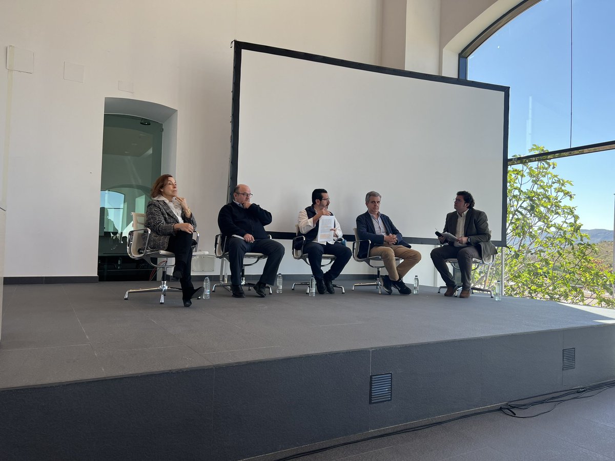 JA_CastroOsma's tweet photo. El #IRIAF y #CLAMBER han organizado una jornada para presentar las capacidades de CLAMBER y los proyectos de investigación y revalorización que se desarrollan. https://t.co/AVeUSeeQmV