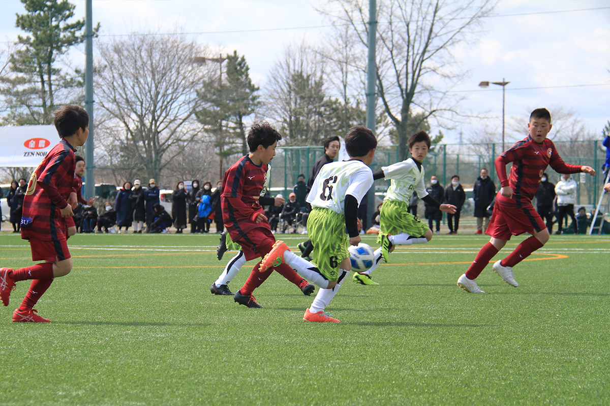 SoccerKingJP's tweet photo. 🏆大会結果🏆
⚽️JA全農杯IN北海道
📝FC DENOVA 札幌が6発大勝で初の決勝大会へ!
https://t.co/euD9OSjHlu
苫小牧市緑ケ丘公園サッカー・ラグビー場で開催された『JA全農杯全国小学生選抜サッカーIN北海道』決勝戦のマッチレポです。✍️
👉 JA全農杯の模様を @zennoh_sports でチェック📱 https://t.co/QKZ6LEGGLM