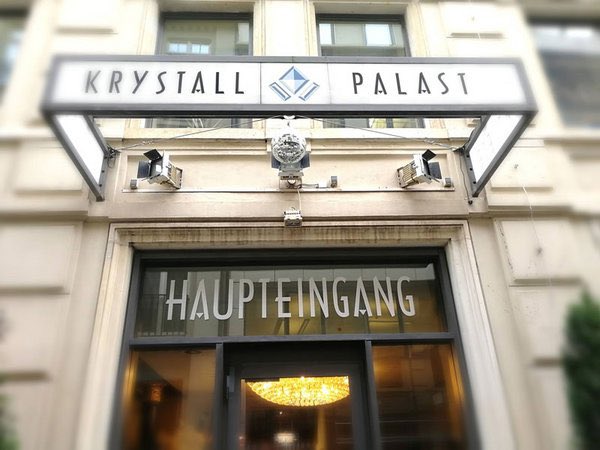 PitHartling's tweet photo. Alle Jahre wieder… Krystallpalast Varieté Leipzig☺️✨ Lieben Dank an ein tolles Haus und ein super Team! 🥰🙏 Bis zum nächsten Mal, am 19. März 2024 🤗👋 

(Erstes Foto: Krystallpalast) https://t.co/pUh0DD2IhV