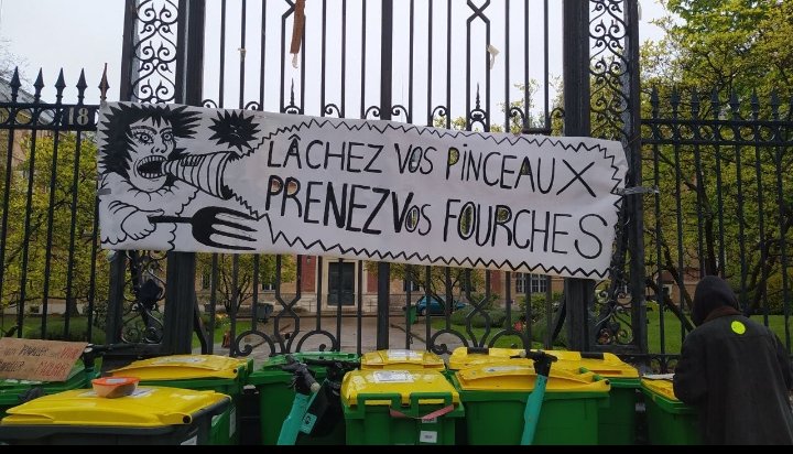 Natoge75's tweet photo. Blocage École #Estienne 🖌️ #Paris 👍 https://t.co/VSt5myppm4