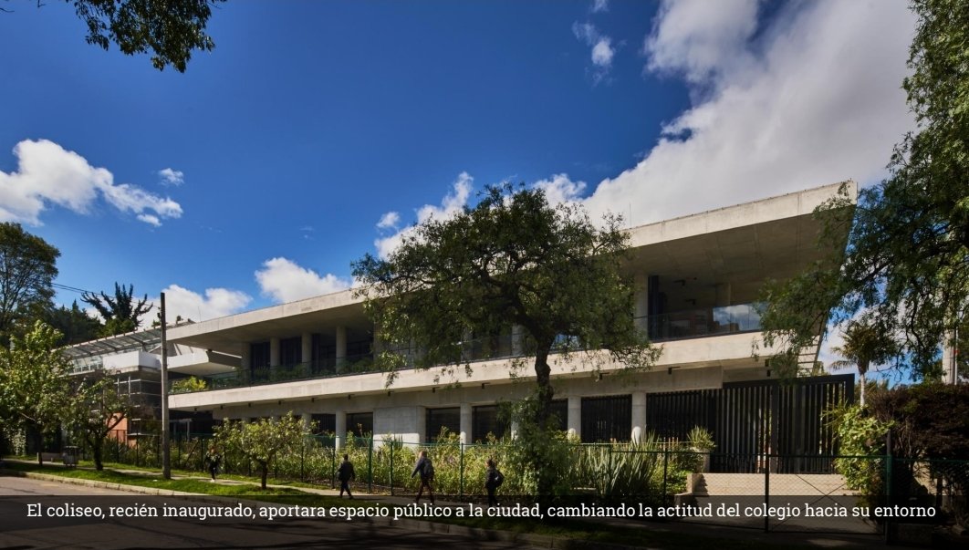 FelipeGPacheco's tweet photo. El Coliseo del Moderno en la calle 76 con 10 en Bogotá es un edificio tamiz entre la ciudad y el campus escolar. La transición espacial entre privado y público se logra con un antejardín verde de 6 mts de ancho densamente sembrado en reemplazo de un seto viejo y enfermo de pinos. https://t.co/MNVuqMsrFd