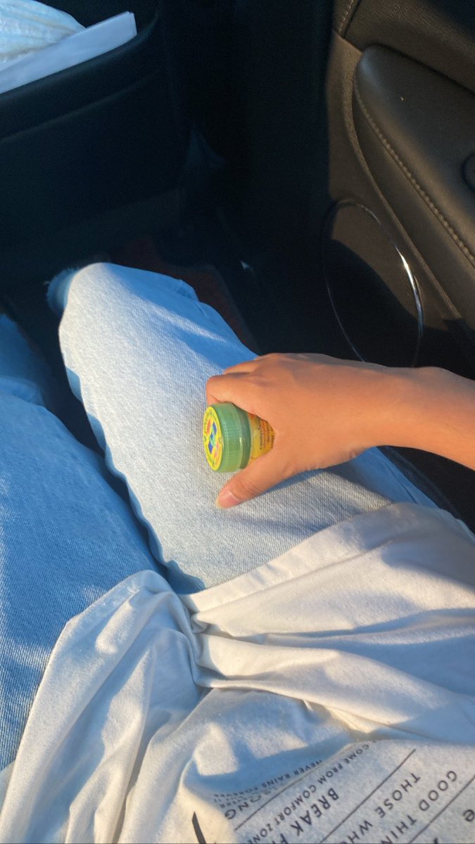 ถือยาดมบอกอายุสุดๆ