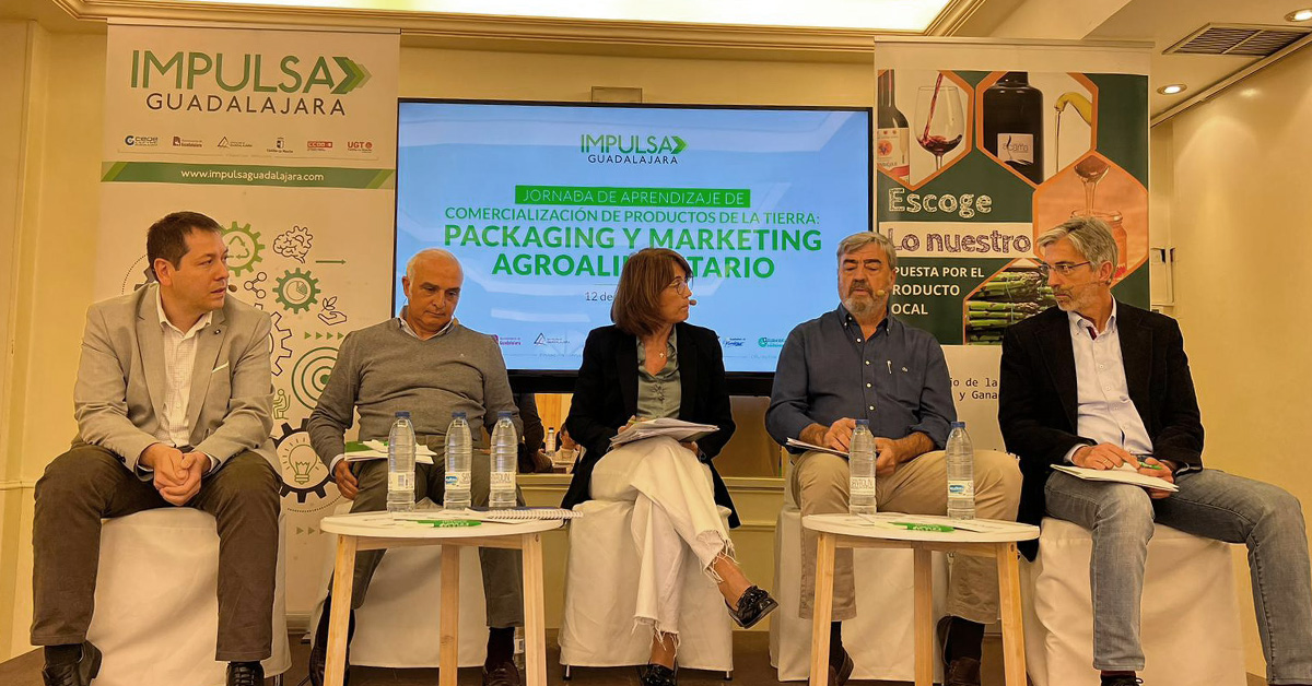 🔈Da inicio la Mesa Redonda: “Entre la sostenibilidad y la rentabilidad. Retos para las pequeñas y medianas empresas agroalimentarias.” Con las ponencias profesionales de <a href="/LegumbresBurcol/">Legumbres Burcol</a> , <a href="/SantaRitaHarina/">Harinas Santa Rita</a>, <a href="/oletushuevosca1/">Oletushuevoscamperos</a> y <a href="/AperitivosTapa/">Aperitivos Tapa</a> 

#eventosPacknet #ImpulsaGuadalajara