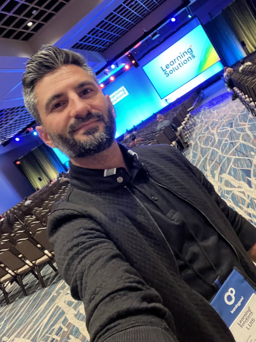 LuisSanTech's tweet image. Geeking out on AI Tech @LSCon 🤓