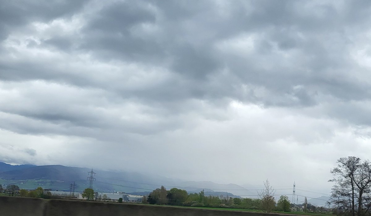 WetterBaden's tweet image. #Schauer am Hang des Nord-#Schwarzwald/s, höhe #Achern. 
Aus Westen bald neue #Schauer+#Gewitter für ganz #Baden!

#Radar+#Warnungen via @Kachelmannwettr/@pflotsh und @DWD_presse+#WarnWetter-App verfolgen!