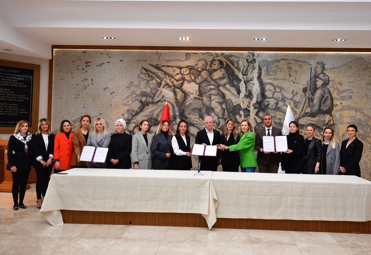 Empati Sosyal Sorumluluk ve Eğitim Derneği tarafından #Nurdağı ilçesinde yaptırılacak 21 derslikli okul için imzalar atıldı.

Hayırsever Empati Derneği ailesine eğitime sundukları katkılar için teşekkür ediyoruz.