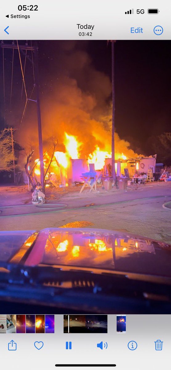 NorthwestFire's tweet photo. Crews responded to a mobile home fire in the area of W. Garnett St. and N. Tuttle Ave. after 3:30 this morning. Fire is now under investigation and there were no injuries. #NWFD @TucsonFireDept @GRFDAZ @PimaSheriff #autoaid https://t.co/dM6Zco5bdb
