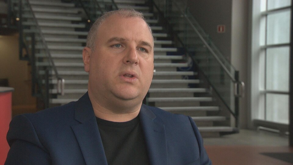 Les fonctionnaires fédéraux se prononcent sur la grève à 10h ce matin.

« Il faut s'attendre à un taux de participation élevé », analyse le professeur Jean-François Tremblay de l'<a href="/UQO/">UQO</a> au micro de <a href="/MelCulture/">Mélanye Boissonnault</a> 🎙️

⏯️ici.radio-canada.ca/ohdio/premiere…