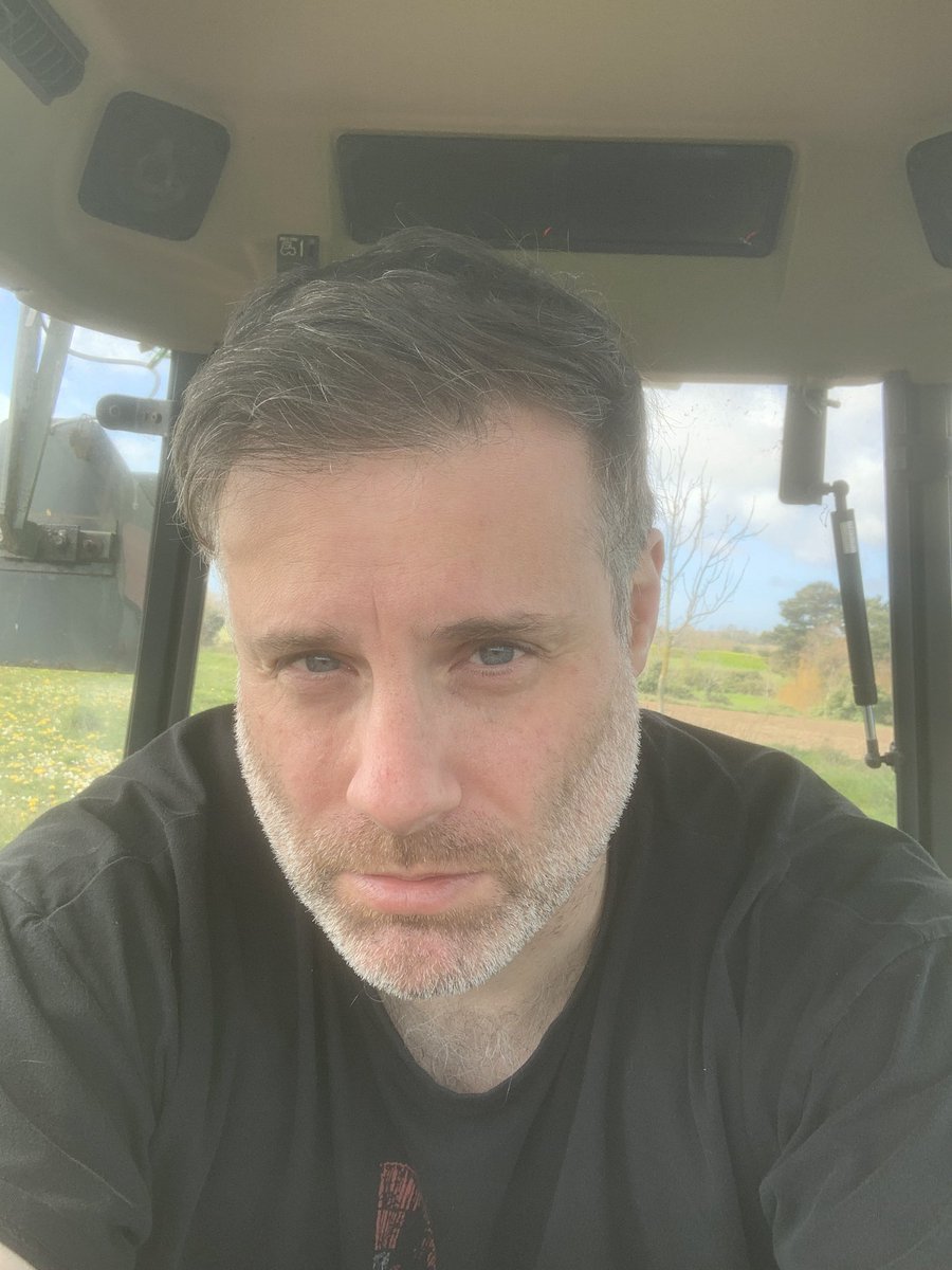 SgtDangerCow tweet media