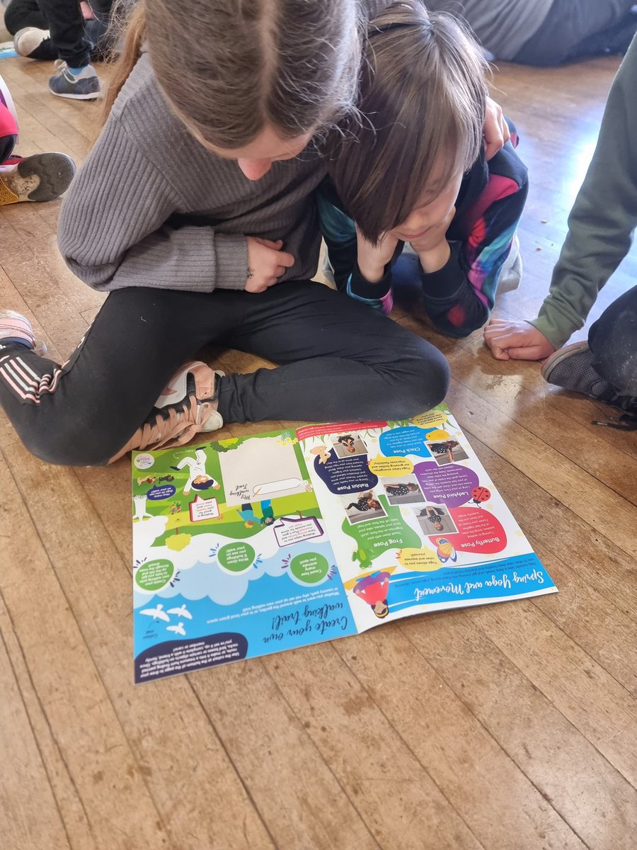 _Miss_Golden_'s tweet photo. A very fun talk/quiz about bike safety this morning 🌄 🚲 Finished off with an amazing activity book from @ActiveEssex 😁 @CampEpicPro @ProsportsSLtd @MissG_Prosports https://t.co/VxfhauKWND