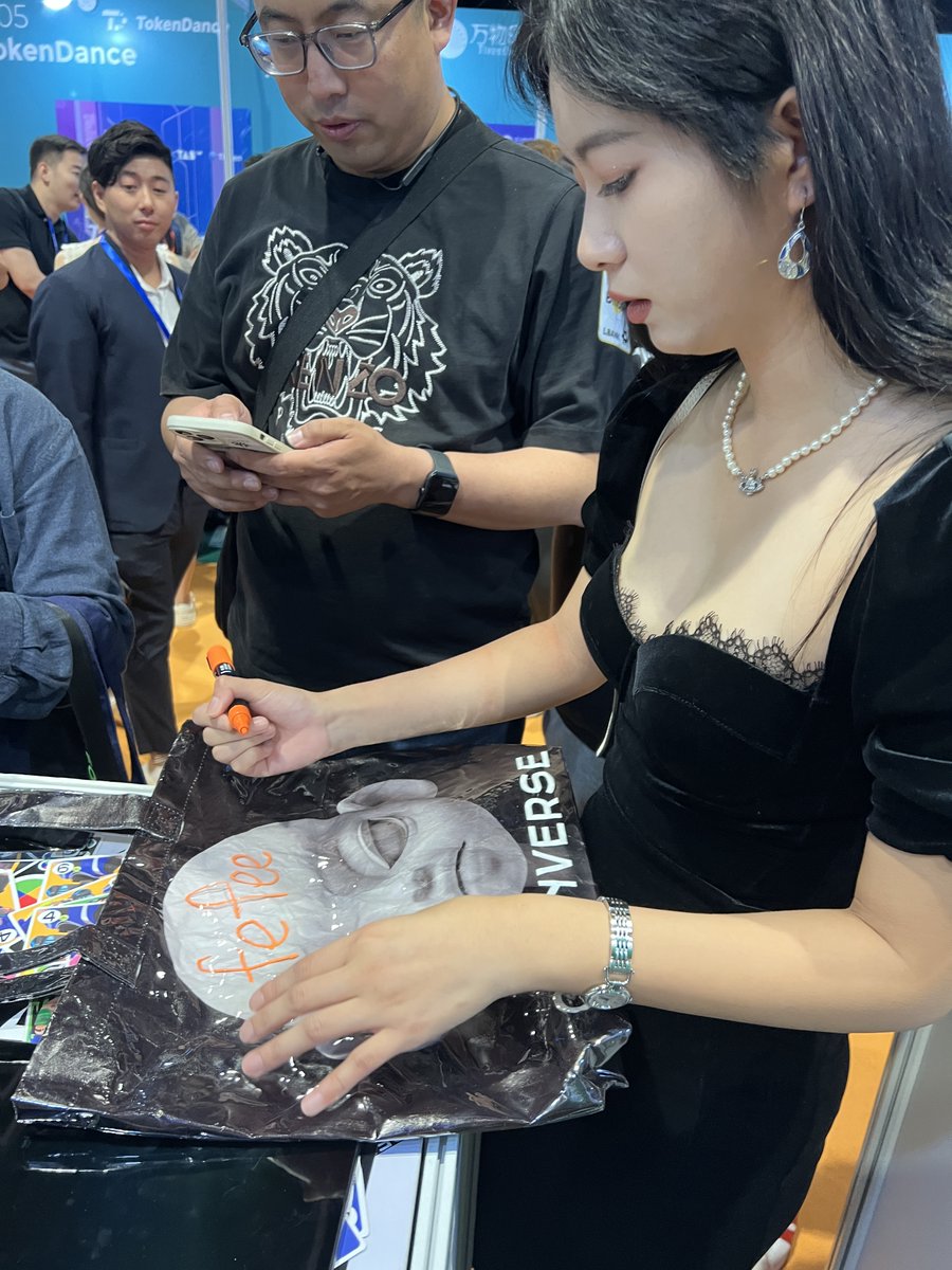 Openverse_io's tweet photo. It's been a long time waiting for your engagement🤣 Come and play with us! @festival_web3 @PatchinSG

Dive into VAOH: https://t.co/RwsyJj5N6T

#iweb3 #HKWeb3Festival https://t.co/8OyO4E4mMN