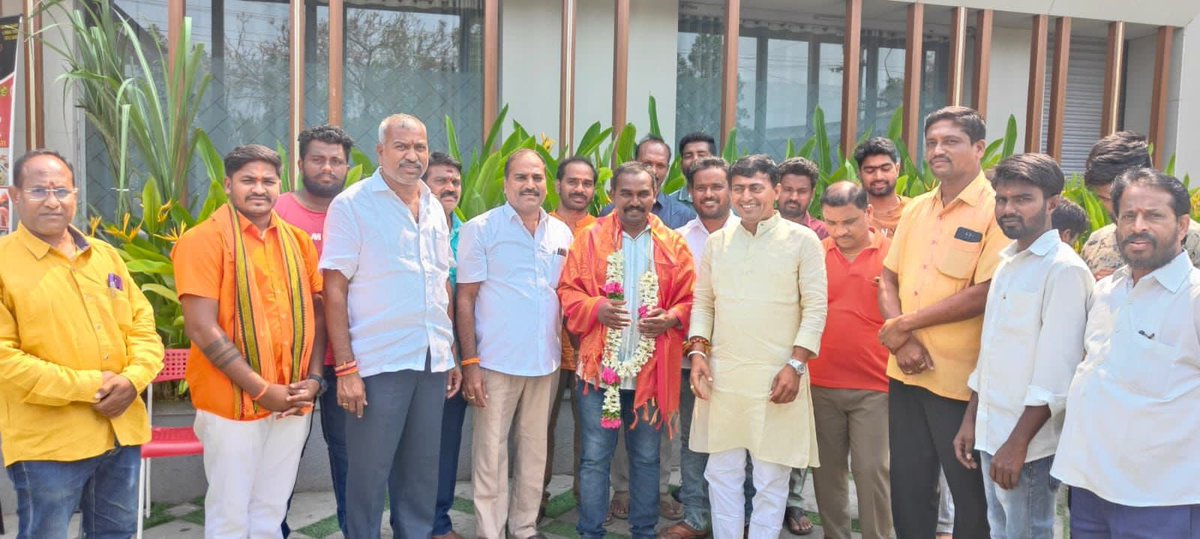 drsanjayBRS's tweet photo. Disgrace , leak specialists ,rapists and criminals get felicitated in BJP (yathā rājā tathā party)
#ShameOnBJP   @KTRBRS @Vidyasagarrao_K https://t.co/AmCjcnF4uS