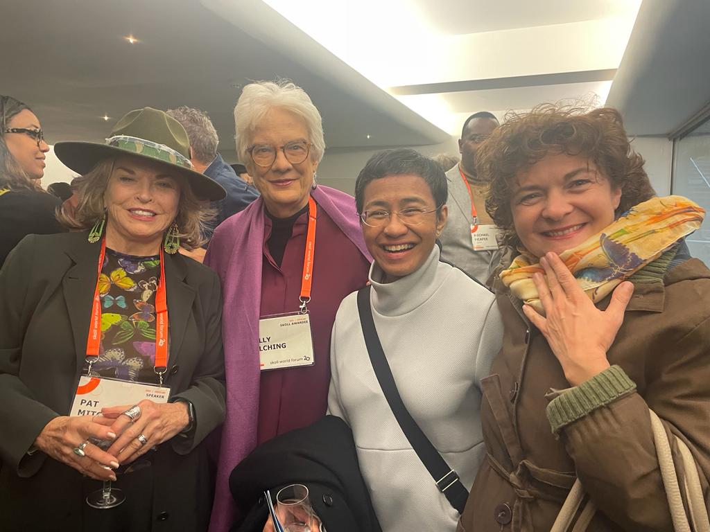 Elena Bonometti (@bonomettielena) on Twitter photo Highly inspired and privileged to meet Nobel Peace Prize winner <a href="/mariaressa/">Maria Ressa</a> - among the most courageous women in the world - with Pat Mitchell, ED of <a href="/TEDWomen/">TEDWomen</a> & <a href="/MollyJMelching/">Molly Melching</a>
<a href="/SkollFoundation/">Skoll Foundation</a> #SWF2023 #SkollWorldForum2023 Highly inspired and privileged to meet Nobel Peace Prize winner <a href="/mariaressa/">Maria Ressa</a> - among the most courageous women in the world - with Pat Mitchell, ED of <a href="/TEDWomen/">TEDWomen</a> & <a href="/MollyJMelching/">Molly Melching</a>
<a href="/SkollFoundation/">Skoll Foundation</a> #SWF2023 #SkollWorldForum2023