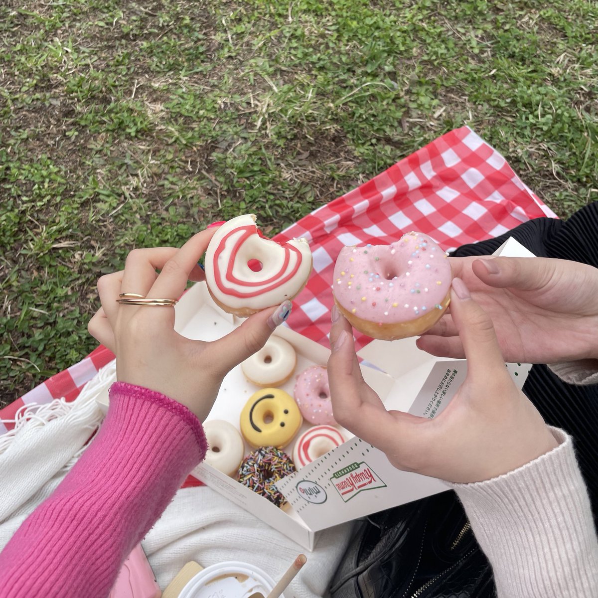 _omoc__'s tweet photo. 寒かったので早めに撤収したピクニック 🧺💙 https://t.co/YgLetIH2nE