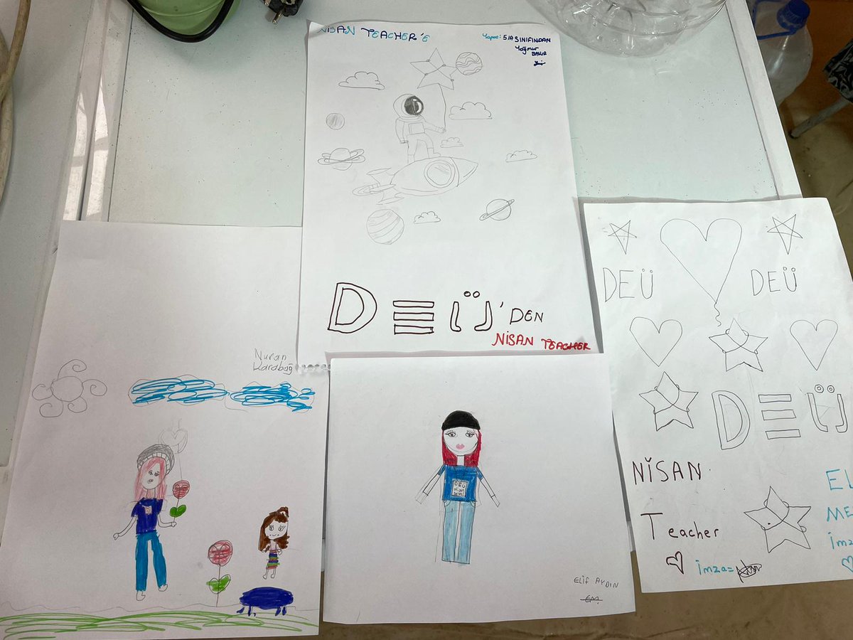 #universitemDEU deprem bölgesindeki faaliyetlerine aralıksız devam ediyor. Hocalarımız ve öğrencilerimizden oluşan Adıyaman'daki manevi ve sosyal destek ekibimiz, özellikle depremden etkilenen çocuklara, eğitsel ve nitelikli eğlence faaliyetleri ile desteğini sürdürüyor.