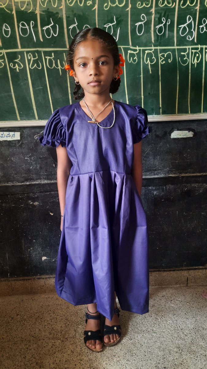 TheKshamata's tweet photo. THE GOOD FIT (a STREE initiative) is helping STREE beneficiaries from the Clothing &amp; Apparel Vertical by brining in business orders to stitch government school uniforms.

This last mile connectivity support.

#Sewingbrightfutures #sustainable #growingtogether #WomenEmpowerment https://t.co/UG2txDZWQX