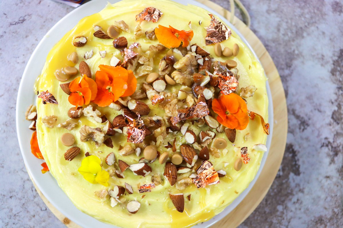 AfternoonChat's tweet photo. 5 easy steps to the best Carrot Cake you'll ever try 🥕🍰  #BakeMoreMemories with #RoyalBakingPowderSA and try out this recipe: https://t.co/YIcvThJkUi #AfternoonExpress https://t.co/0PeV587Fxk