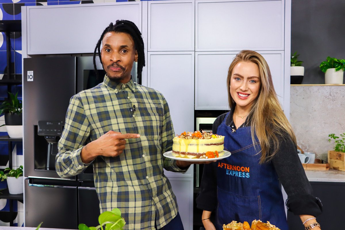 AfternoonChat's tweet photo. 5 easy steps to the best Carrot Cake you'll ever try 🥕🍰  #BakeMoreMemories with #RoyalBakingPowderSA and try out this recipe: https://t.co/YIcvThJkUi #AfternoonExpress https://t.co/0PeV587Fxk