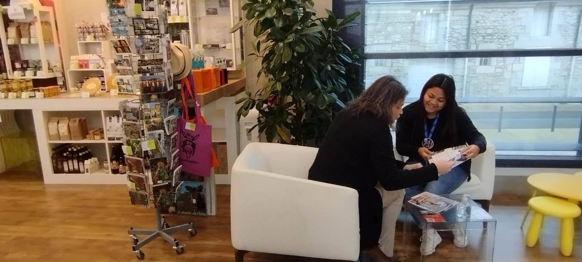 OTChatellerault's tweet photo. L'équipe de #ChatelleraultTourisme se relaie pour vous accueillir dans les bureaux d'information touristique à:
#AnglessurlAnglin
#Châtellerault
#DangéSaintRomain
#Lencloître
Les horaires d'ouverture > https://t.co/3TdZHTpqHF
À bientôt!
#vienne86 #poitou #nouvelleaquitaine https://t.co/7P25oQO8cU